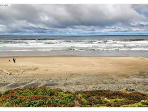 6117 NW Logan Road Lincoln City OR 97367