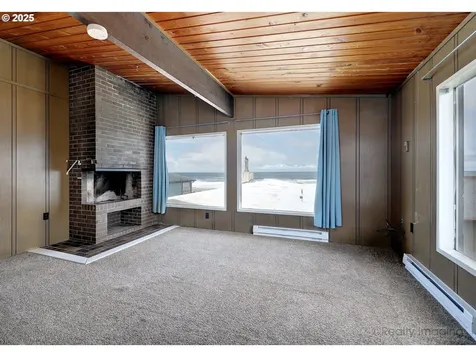 6117 NW Logan Road Lincoln City OR 97367