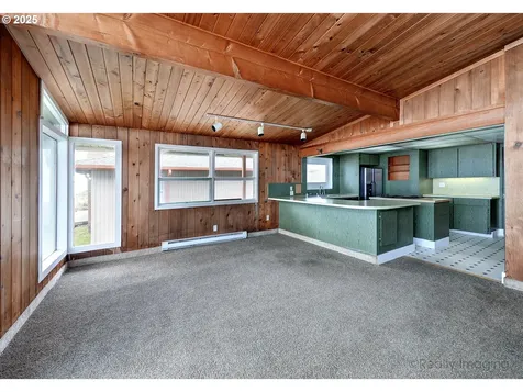 6117 NW Logan Road Lincoln City OR 97367