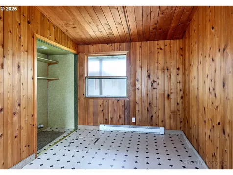 6117 NW Logan Road Lincoln City OR 97367
