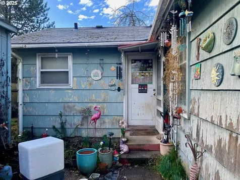 909 NE Davis Street Mcminnville OR 97128