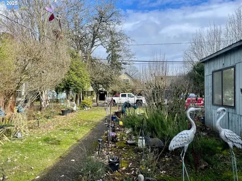 909 NE Davis Street Mcminnville OR 97128
