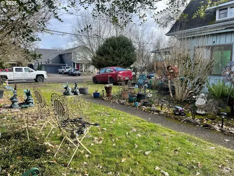909 NE Davis Street Mcminnville OR 97128