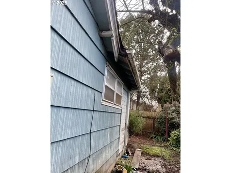 909 NE Davis Street Mcminnville OR 97128