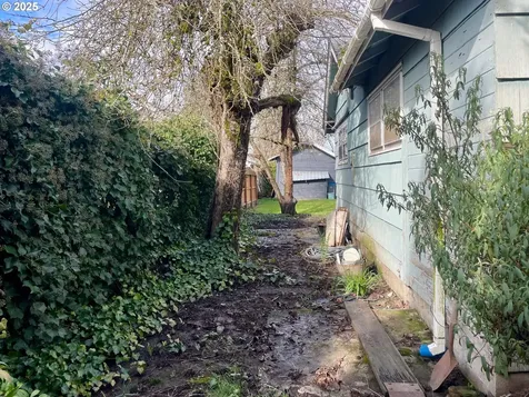 909 NE Davis Street Mcminnville OR 97128