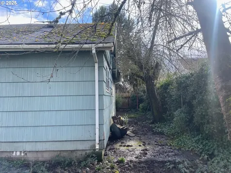 909 NE Davis Street Mcminnville OR 97128