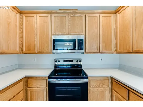 6084 Rombauer Road Eugene OR 97402