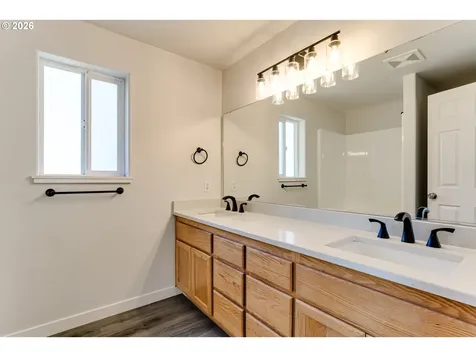 6084 Rombauer Road Eugene OR 97402