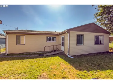 1726 Johnson Street North Bend OR 97459