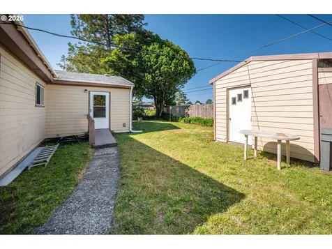 1726 Johnson Street North Bend OR 97459
