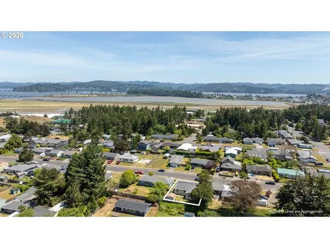 1726 Johnson Street North Bend OR 97459