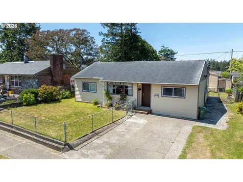 1726 Johnson Street North Bend OR 97459