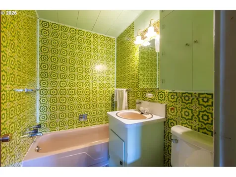 1726 Johnson Street North Bend OR 97459