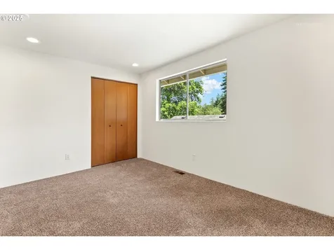 2335 SE Dove Street Hillsboro OR 97123