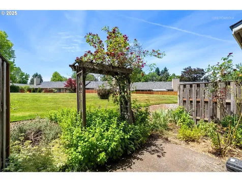2335 SE Dove Street Hillsboro OR 97123
