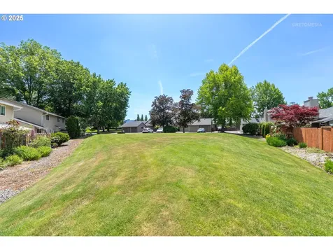 2335 SE Dove Street Hillsboro OR 97123