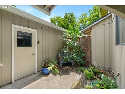 2335 SE Dove Street Hillsboro OR 97123