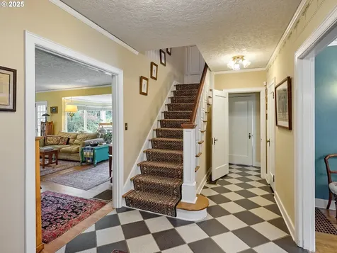 15361 Clackamas River Drive Oregon City OR 97045