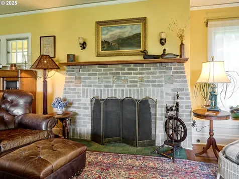 15361 Clackamas River Drive Oregon City OR 97045