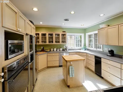 15361 Clackamas River Drive Oregon City OR 97045