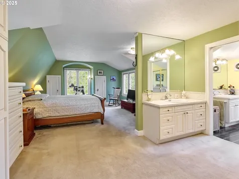 15361 Clackamas River Drive Oregon City OR 97045