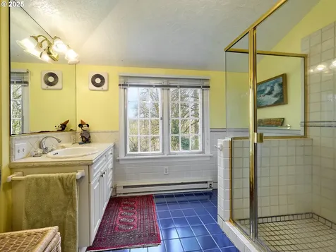 15361 Clackamas River Drive Oregon City OR 97045