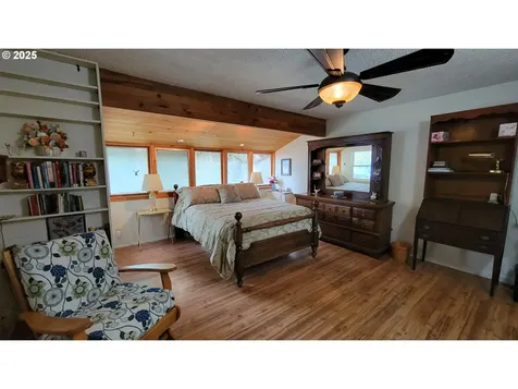 296 Woodridge Drive Eugene OR 97405
