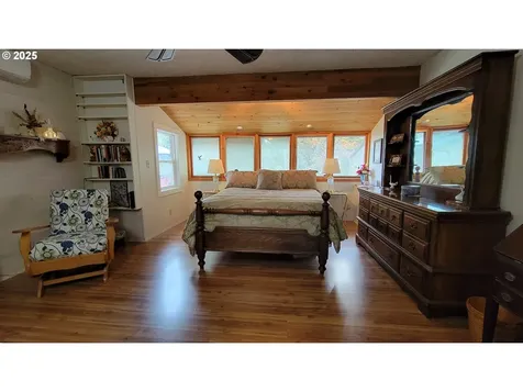 296 Woodridge Drive Eugene OR 97405