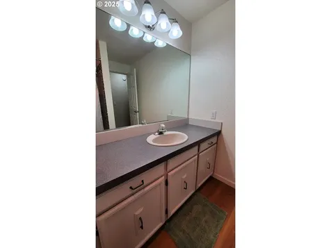296 Woodridge Drive Eugene OR 97405