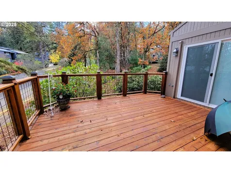 296 Woodridge Drive Eugene OR 97405