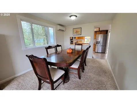 296 Woodridge Drive Eugene OR 97405
