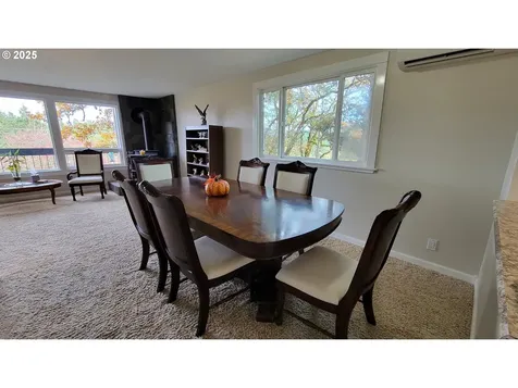 296 Woodridge Drive Eugene OR 97405