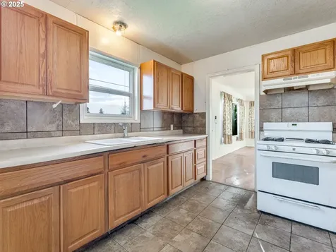 375 SW Spruce Street Willamina OR 97396