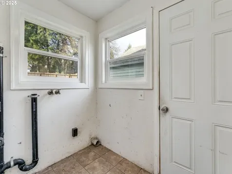 375 SW Spruce Street Willamina OR 97396