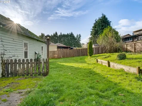 375 SW Spruce Street Willamina OR 97396