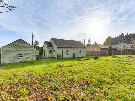 375 SW Spruce Street Willamina OR 97396