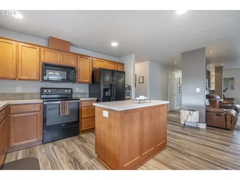 201 NW Howard Lane Dallas OR 97338