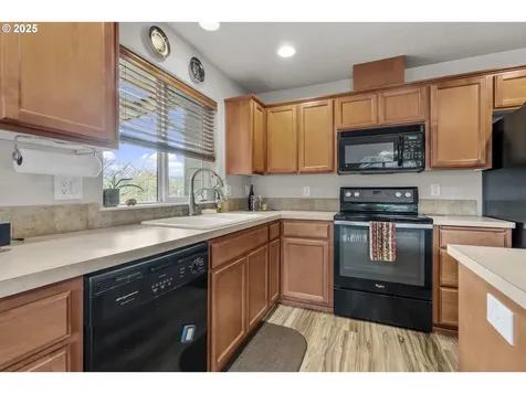 201 NW Howard Lane Dallas OR 97338