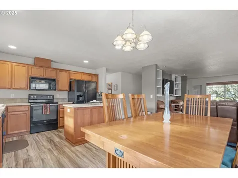 201 NW Howard Lane Dallas OR 97338