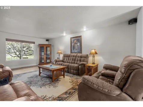 201 NW Howard Lane Dallas OR 97338