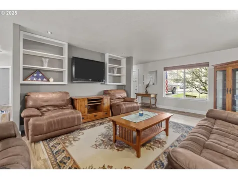 201 NW Howard Lane Dallas OR 97338