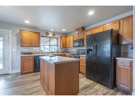 201 NW Howard Lane Dallas OR 97338