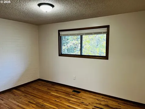 4134 SE Washington Street Milwaukie OR 97222