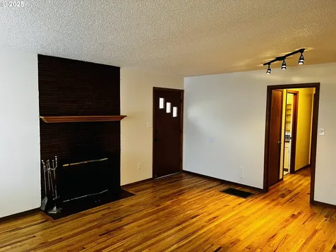 4134 SE Washington Street Milwaukie OR 97222