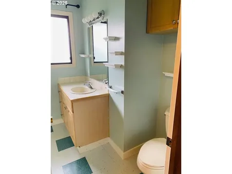 4134 SE Washington Street Milwaukie OR 97222