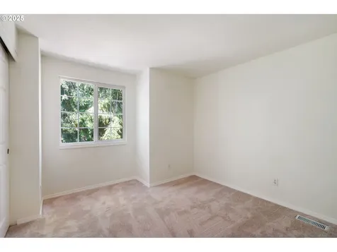2743 SW Spring Garden Street Portland OR 97219