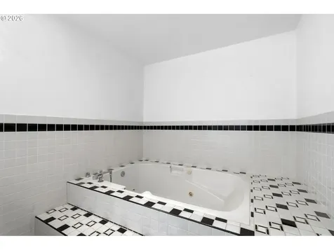 608 NE 118th Avenue Portland OR 97220