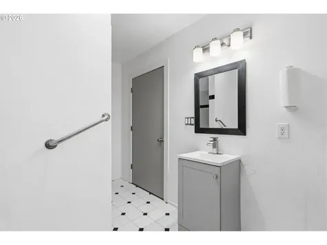 608 NE 118th Avenue Portland OR 97220