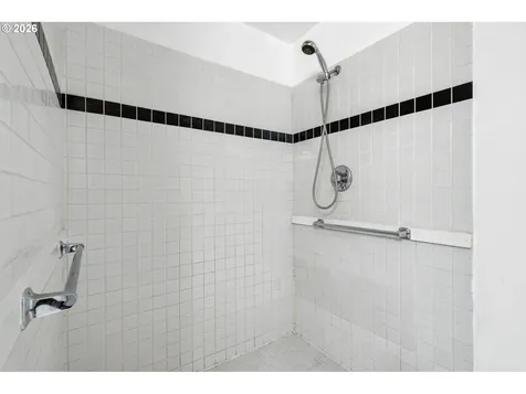 608 NE 118th Avenue Portland OR 97220