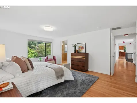 4200 SW 53rd Avenue Portland OR 97221